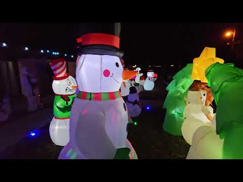 10-foot snowman inflatable: GOOSH tall snowman inflatable with Merry Christmas sign shown during my hands-on review